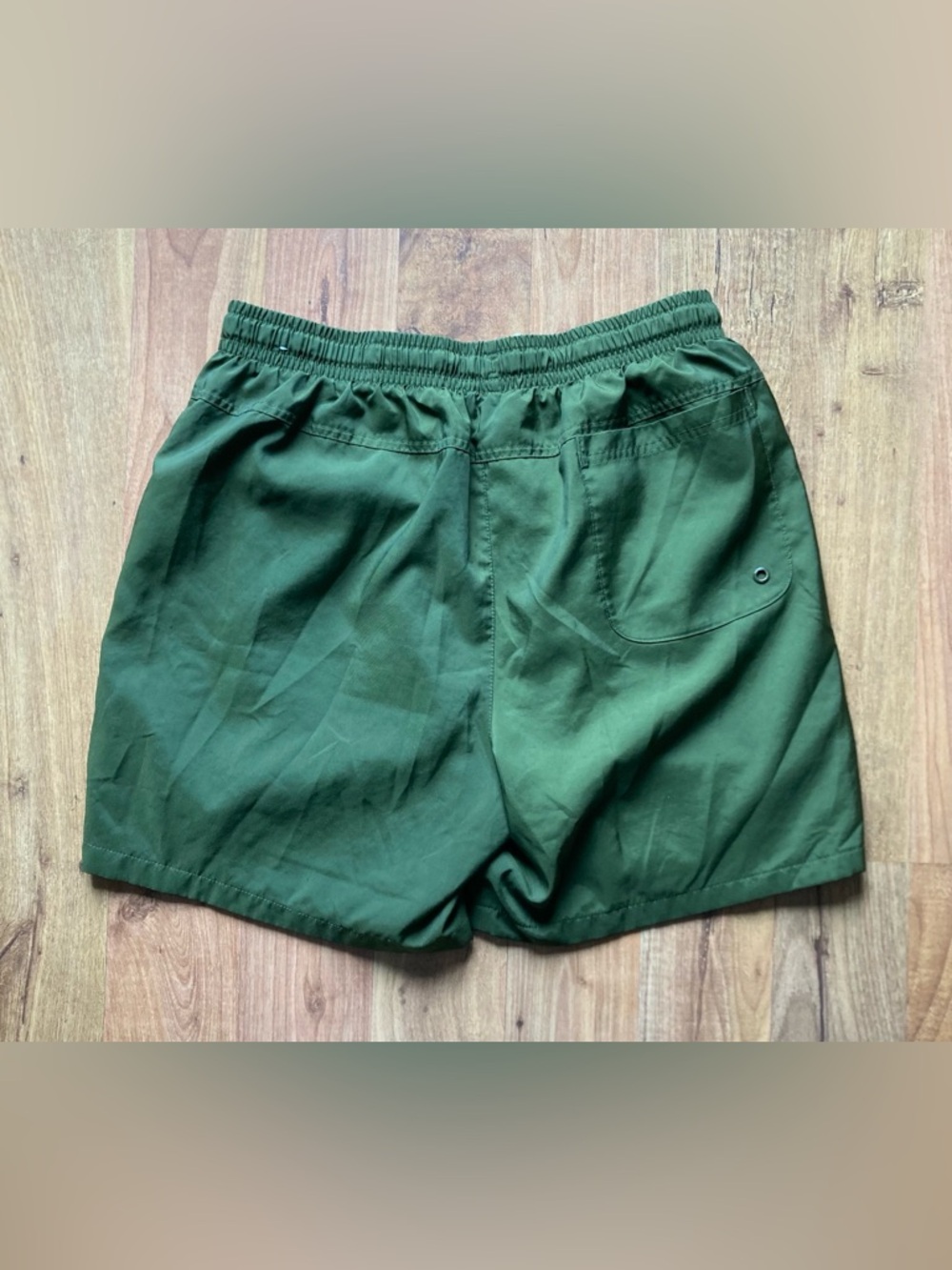 Nike Green Mesh Lined Shorts Mens Medium Essential Woven Flow 5.5 Ins AR2382-327 - Picture 7 of 7